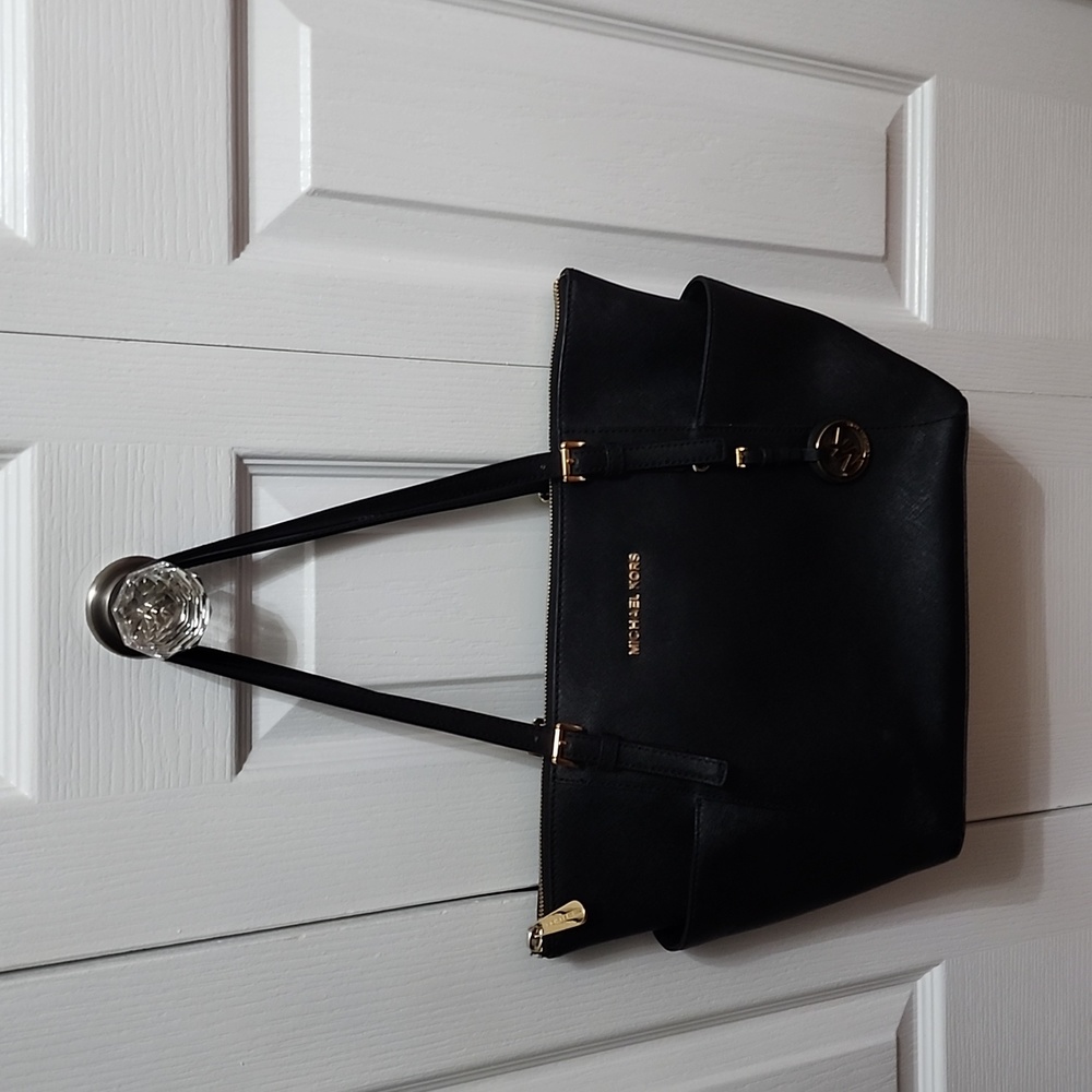 101. BNWOT Black Michael Kors shoulder bag